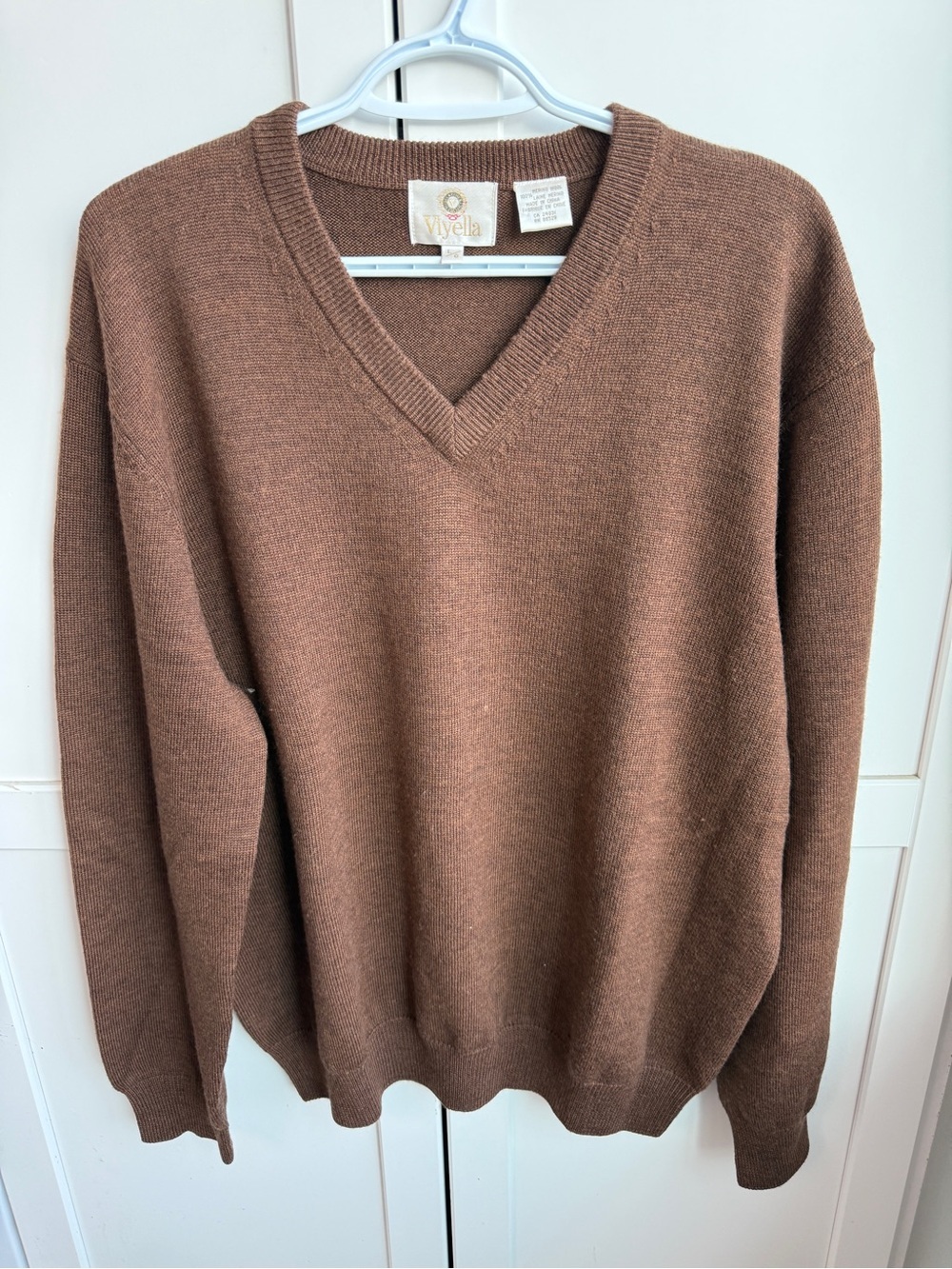 Viyella 100% Merino Wool Brown V-Neck Sweater – Men’s Large